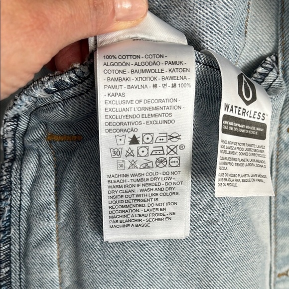 LEVI’S NWOT Light Blue Embroidered Denim Jacket, Size M - Picture 13 of 14